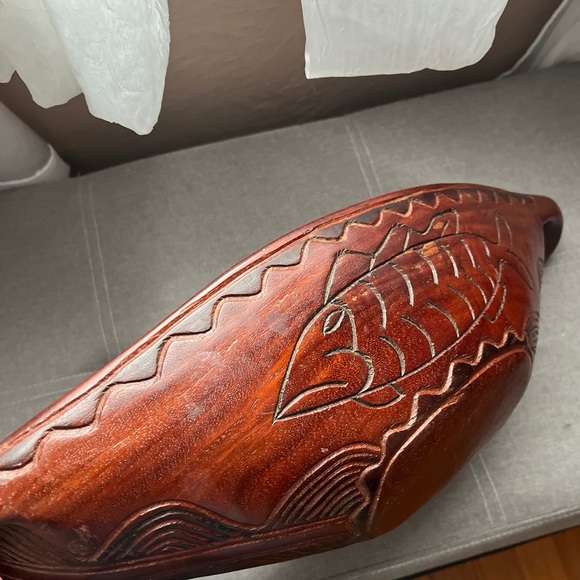 Vintage Artisan etched fish design down wood bowl decor brown hand made - Picture 4 of 5